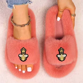 Chinelos Macios Mulheres Em Casa Flip-Flops Peludos Sapatos Bordados De Insetos Apliques De Moda De Sandálias De Senhoras De Inverno Chinelos Quentes 2021